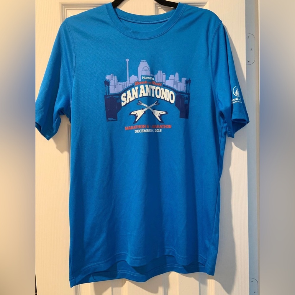 Brooks size M tech shirt from Rock n’ Roll San Antonio 2015. Worn once.